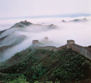 great wall fog jinshanling 300x275 Great Wall of China (长城)