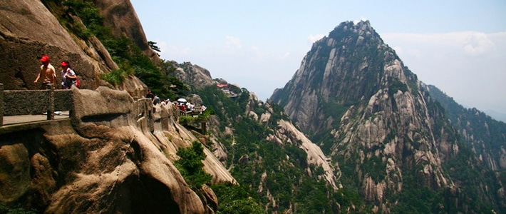 Resultado de imagem para huangshan mountains