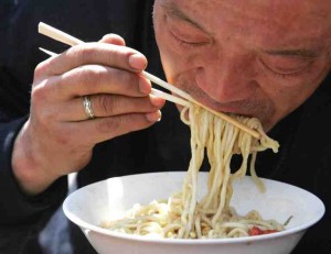 china slurping noodles small 300x231 Chinese etiquette tips for travelers