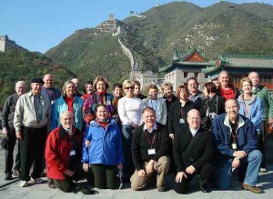 china tour group great wall small 300x219 Join a tour group or independent travel in China?