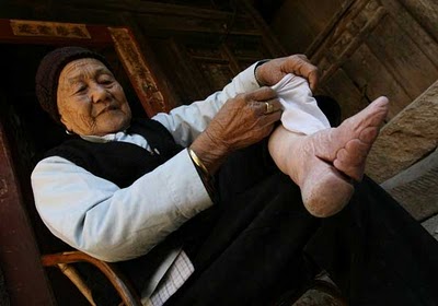 Chinese Girl on Foot Binding Old Chinese Woman Facts About China  Women  Marriage