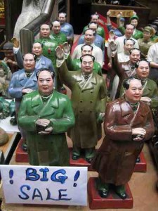 Figurines of Chinese people