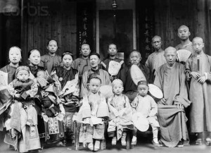 A large Chinese family