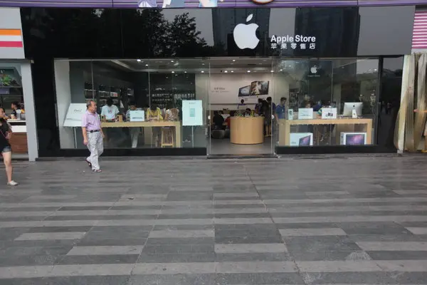 Fake Apple Store in China