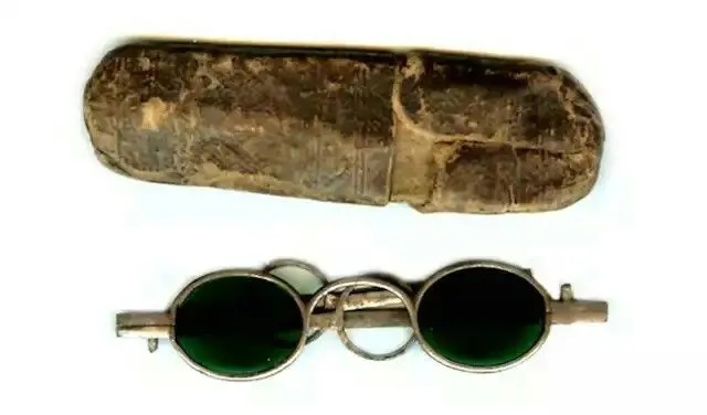 Ancient Chinese eyeglasses
