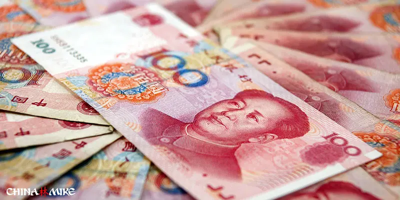 Chinese 100 yuan bills